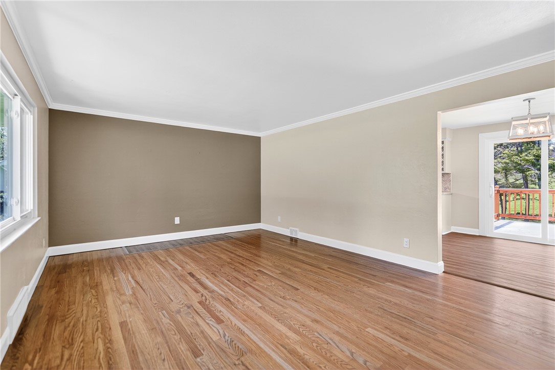 Richland, Pennsylvania 15044, United States, 3 Bedrooms Bedrooms, ,2 BathroomsBathrooms,Residential,Contingent,180393