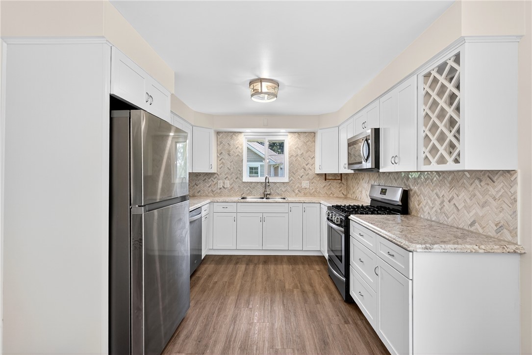 Richland, Pennsylvania 15044, United States, 3 Bedrooms Bedrooms, ,2 BathroomsBathrooms,Residential,Contingent,180393