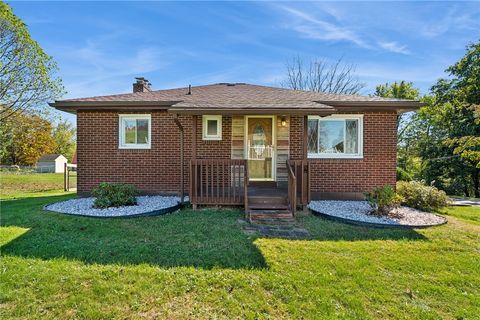 Photo of 260 7th St. Extension, New Kensington, PA 15068 (MLS # 1725161)