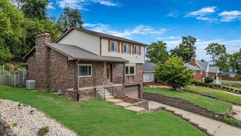Photo of 956 Lessing St, Pittsburgh, PA 15220 (MLS # 1725169)