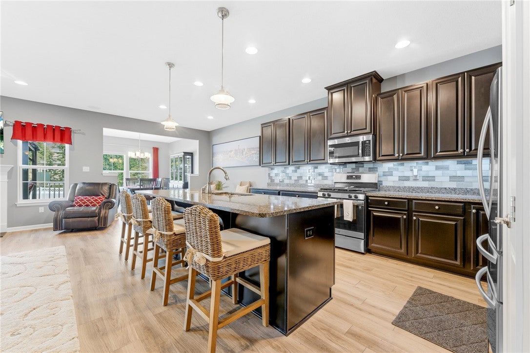 1018 Blackhawk Dr