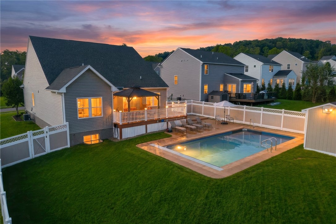 1018 Blackhawk Dr