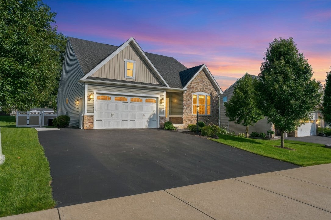 1018 Blackhawk Dr