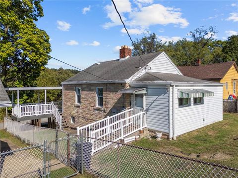 Photo of 18 Locust St, Clarksville, PA 15322 (MLS # 1725542)