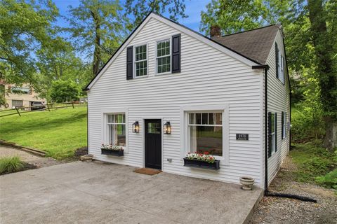 Photo of 4978 S Pioneer Rd, Gibsonia, PA 15044 (MLS # 1762236)