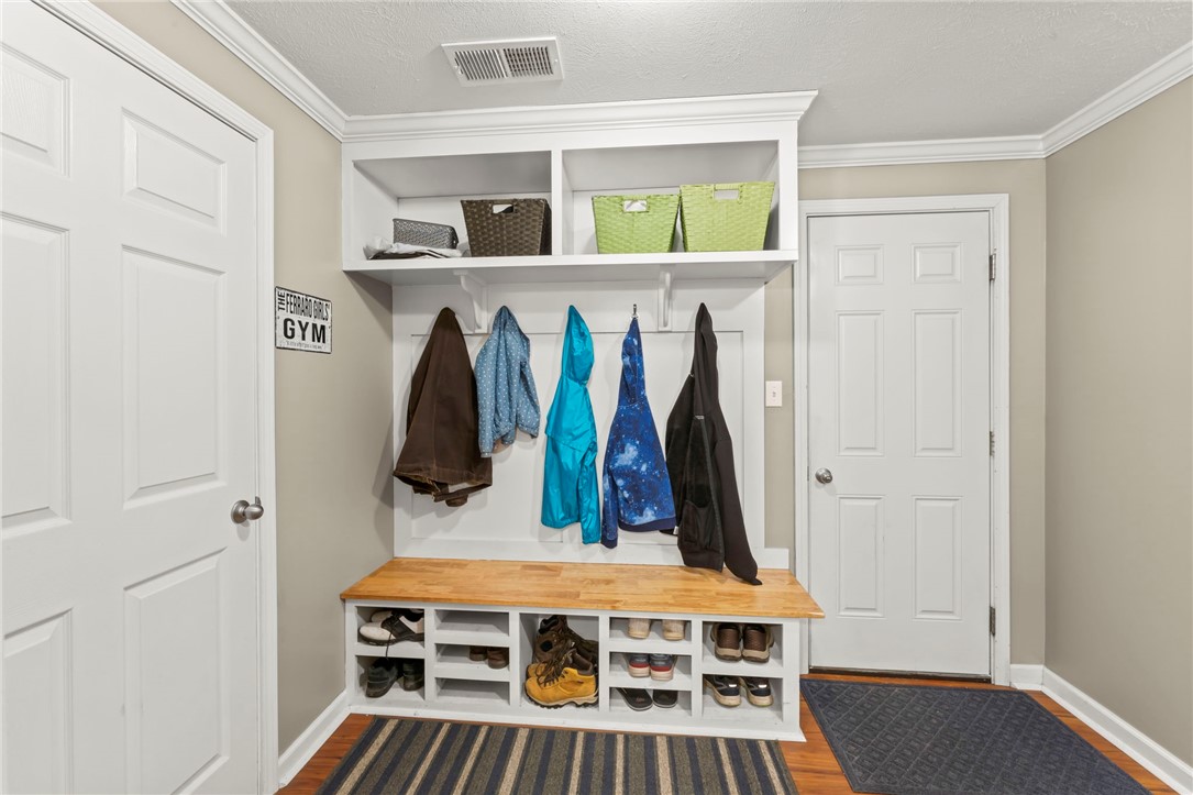 Buffalo Twp - But, Pennsylvania 16055, United States, 4 Bedrooms Bedrooms, ,3 BathroomsBathrooms,Residential,Contingent,3067