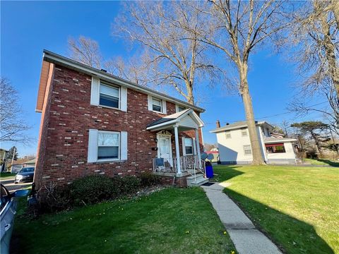 Photo of 419 E Fairmont Ave, New Castle, PA 16105 (MLS # 1747453)