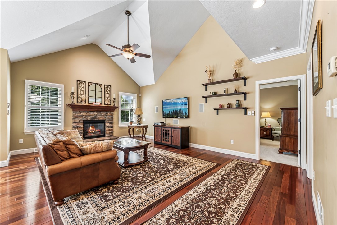 112 Redmond Ct