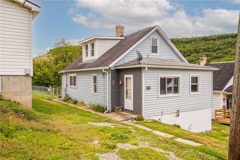 Photo of 118 First St, Hollsopple, PA 15935 (MLS # 1736488)