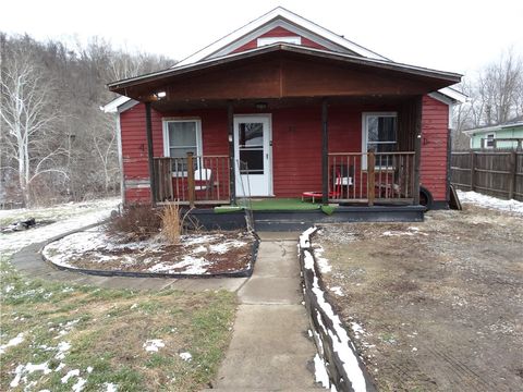 Photo of 24 Hillman St, Bentleyville, PA 15314 (MLS # 1740966)