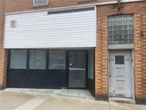 Photo of 211 5th St, Ellwood City, PA 16117 (MLS # 1746041)