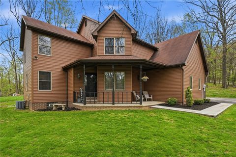 Photo of 143 W Cruikshank Rd, Valencia, PA 16046 (MLS # 1751228)