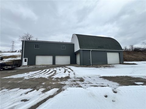 Photo of 797 Carlton Dr, Bentleyville, PA 15314 (MLS # 1740134)