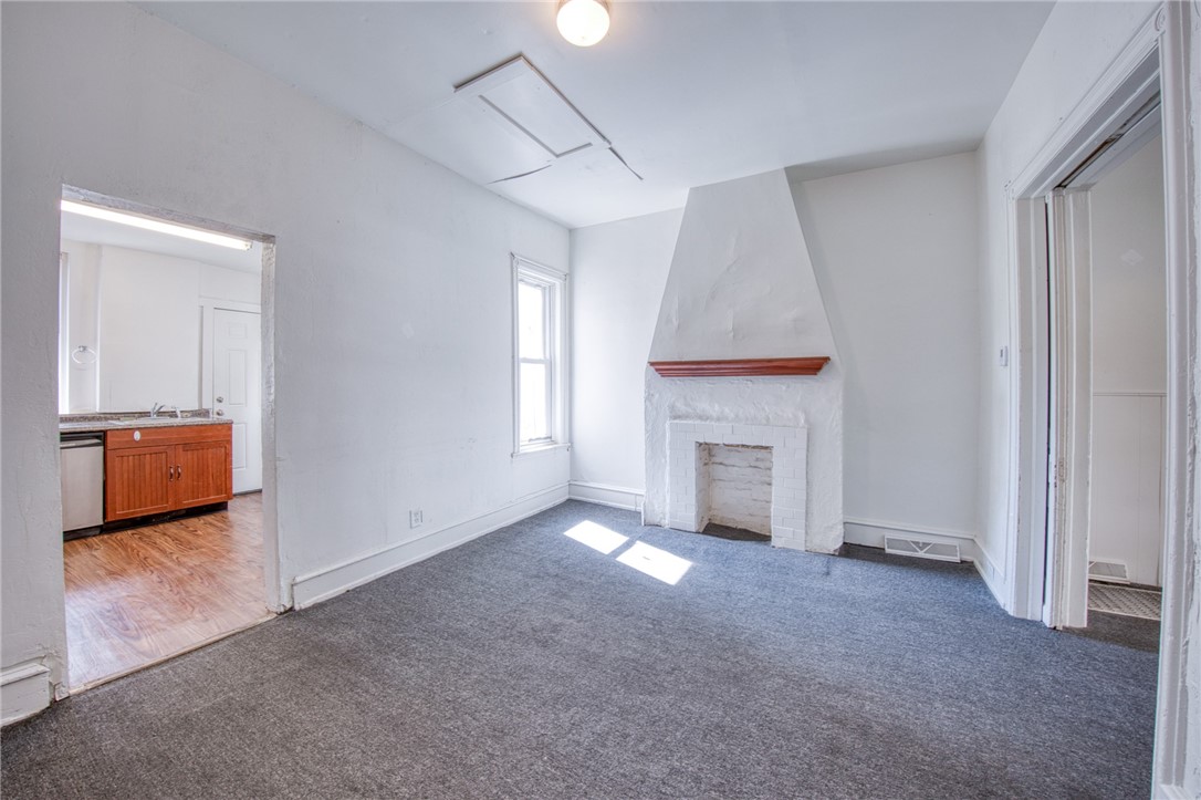 Oakland, Pennsylvania 15213, United States, 4 Bedrooms Bedrooms, ,2 BathroomsBathrooms,Residential,Active,201264