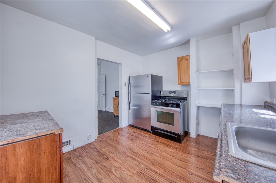 Oakland, Pennsylvania 15213, United States, 4 Bedrooms Bedrooms, ,2 BathroomsBathrooms,Residential,Active,201264