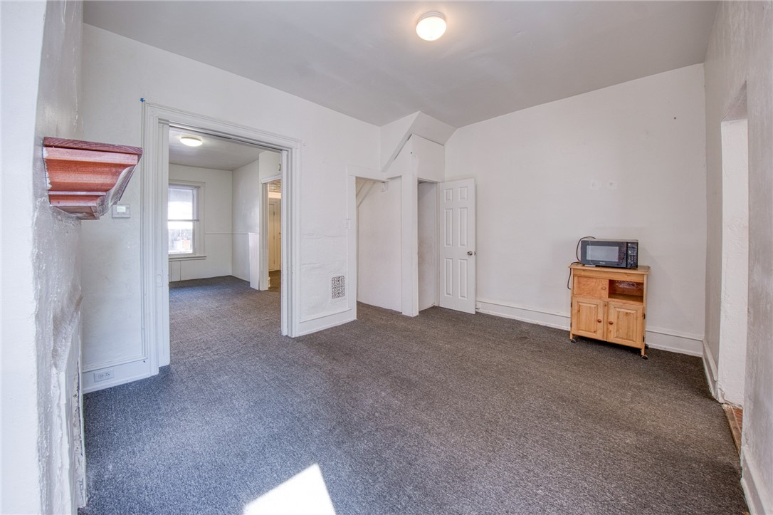 Oakland, Pennsylvania 15213, United States, 4 Bedrooms Bedrooms, ,2 BathroomsBathrooms,Residential,Active,201264