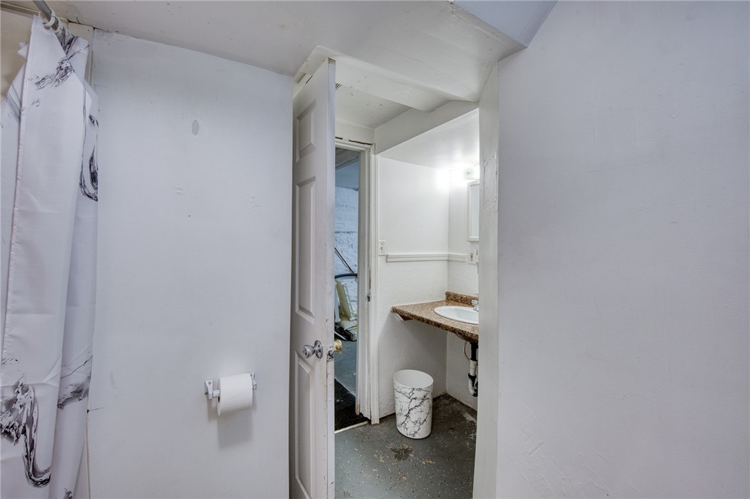 Oakland, Pennsylvania 15213, United States, 4 Bedrooms Bedrooms, ,2 BathroomsBathrooms,Residential,Active,201264