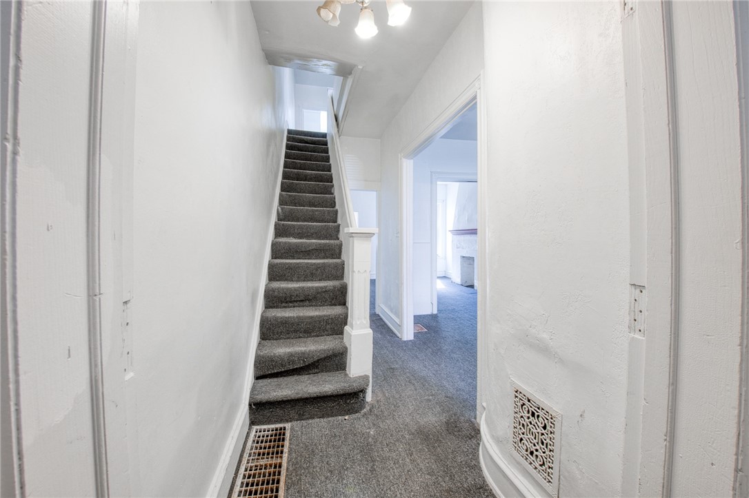 Oakland, Pennsylvania 15213, United States, 4 Bedrooms Bedrooms, ,2 BathroomsBathrooms,Residential,Active,201264