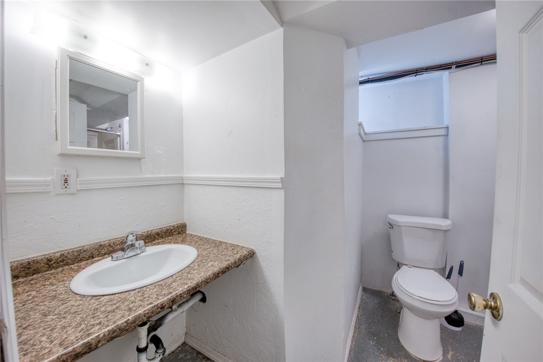 Oakland, Pennsylvania 15213, United States, 4 Bedrooms Bedrooms, ,2 BathroomsBathrooms,Residential,Active,201264