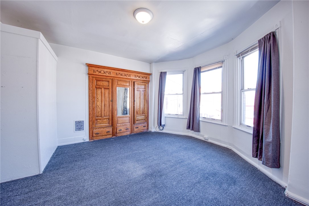 Oakland, Pennsylvania 15213, United States, 4 Bedrooms Bedrooms, ,2 BathroomsBathrooms,Residential,Active,201264