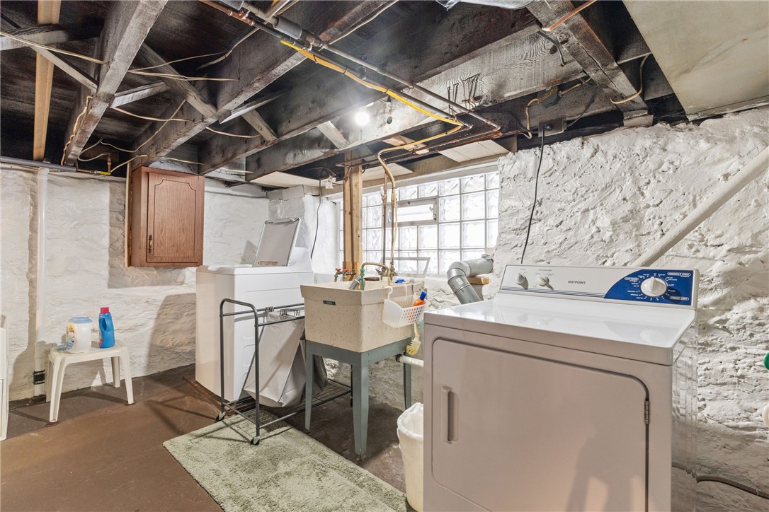 Brookline, Pennsylvania 15226, United States, 4 Bedrooms Bedrooms, ,1 BathroomBathrooms,Residential,Contingent,14400