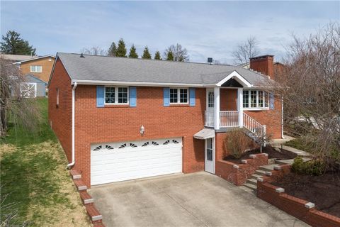Photo of 738 Scenic Dr, Houston, PA 15342 (MLS # 1745225)