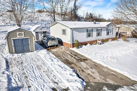 123 Laura Ln Forward Twp PA 15037