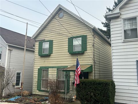 Photo of 709 Logan St, Carnegie, PA 15106 (MLS # 1735256)