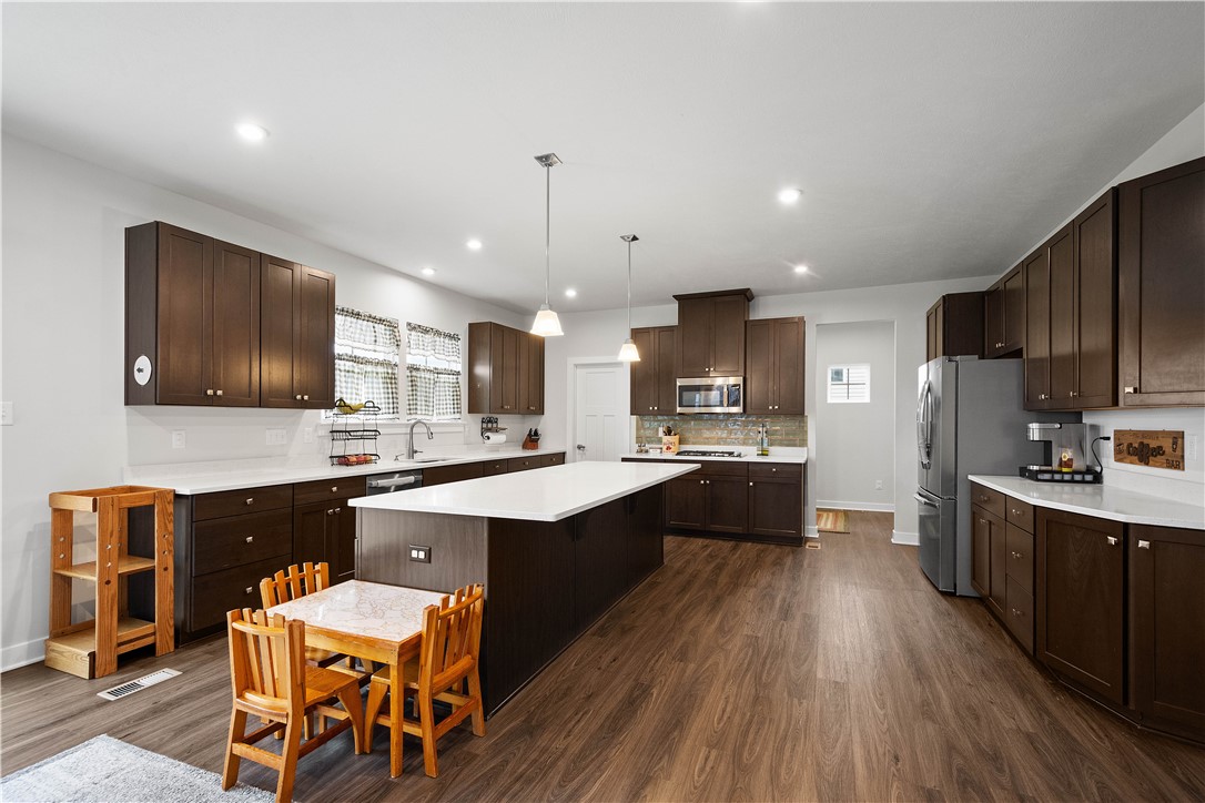 South Fayette, Pennsylvania 15057, United States, 4 Bedrooms Bedrooms, ,4 BathroomsBathrooms,Residential,Active,97102