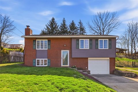 114 Lycoming Dr Moon/Crescent Twp PA 15108