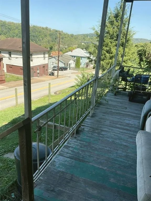353 High St