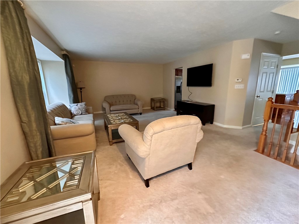 143 Blue Grass Circle Cir, Monroeville, Pennsylvania image 4