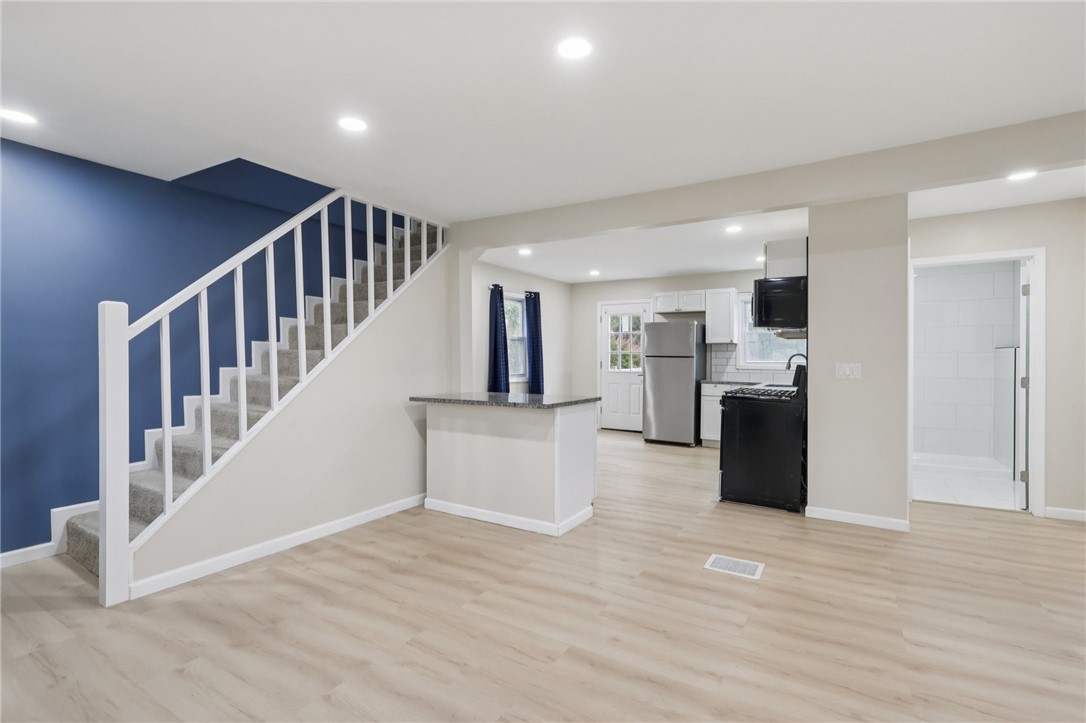 10 Poplar St