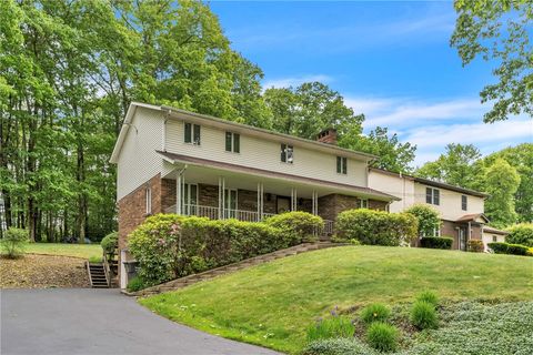 454 Cherokee Dr Center Twp - BUT PA 16001