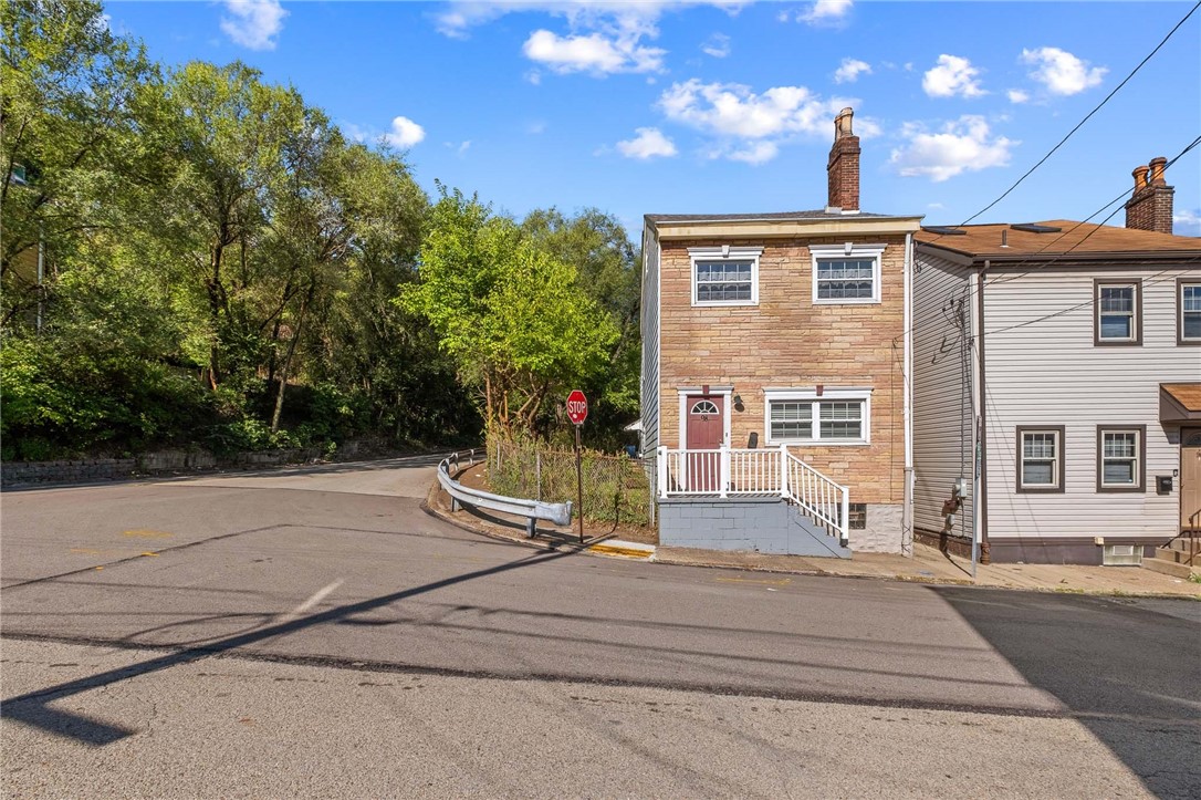 98 S 9th St