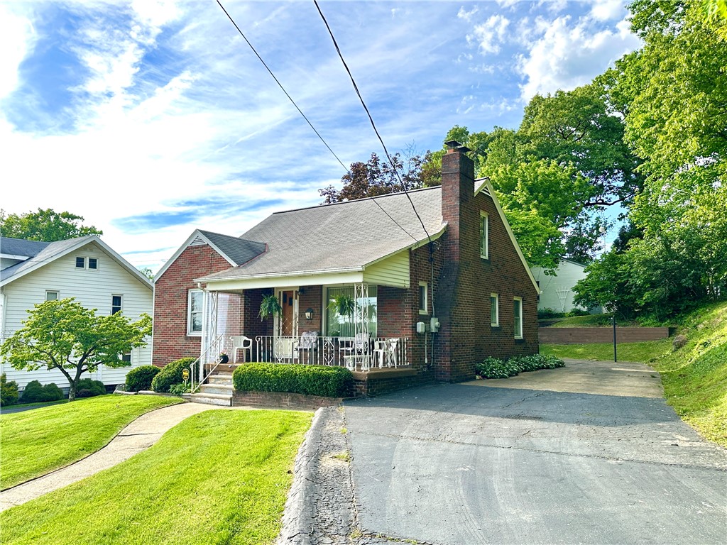 2 W Leasure Ave