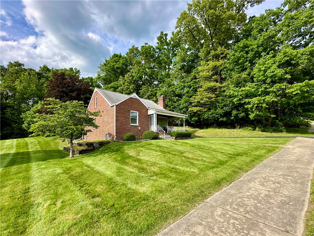 2 W Leasure Ave