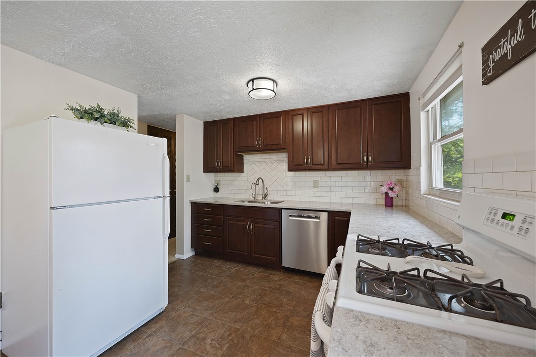 119 Summit Ridge Dr Dr, Bridgeville, Pennsylvania image 10