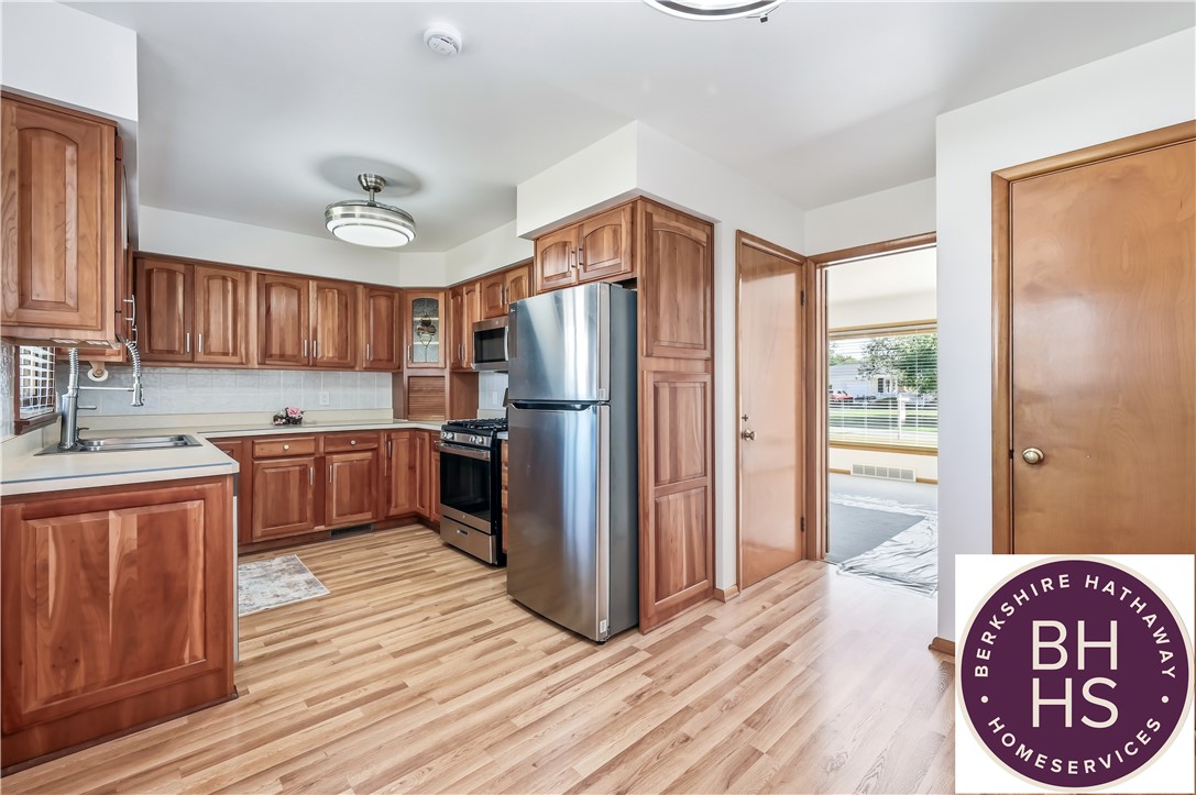 Farrell, Pennsylvania 16121, United States, 3 Bedrooms Bedrooms, ,2 BathroomsBathrooms,Residential,Active,224391