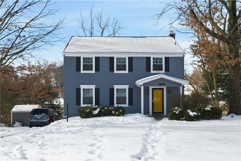 Photo of 1626 Red Mill Dr, Pittsburgh, PA 15241 (MLS # 1739631)