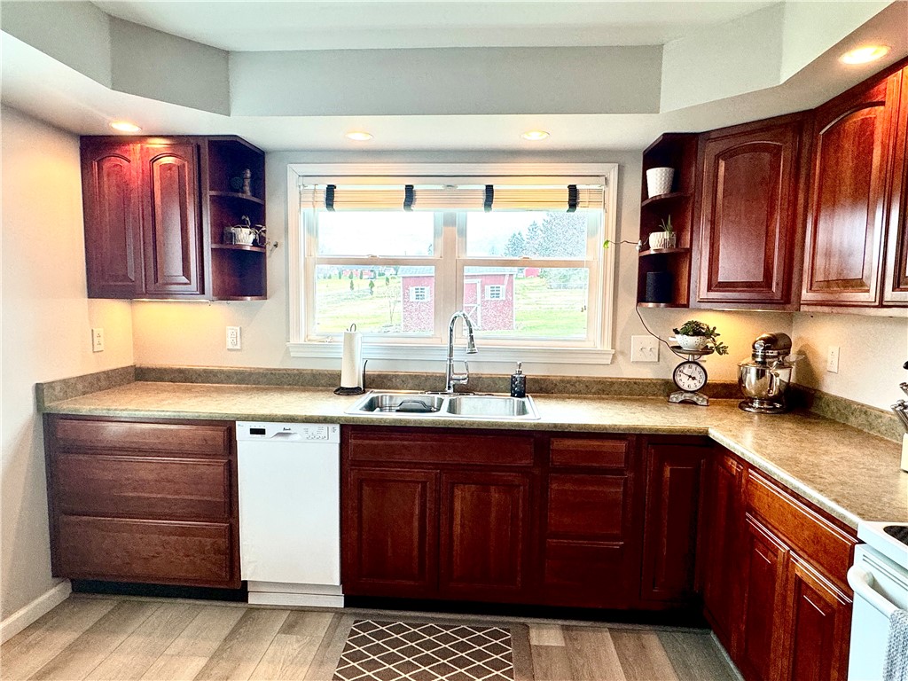 Twp Of But NW, Pennsylvania 16001, United States, 3 Bedrooms Bedrooms, ,1 BathroomBathrooms,Residential,Contingent,102387