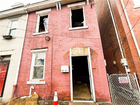 Photo of 1711 Sarah St, Pittsburgh, PA 15203 (MLS # 1736509)