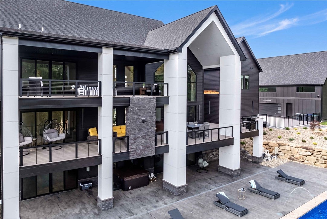 15 Burke Road