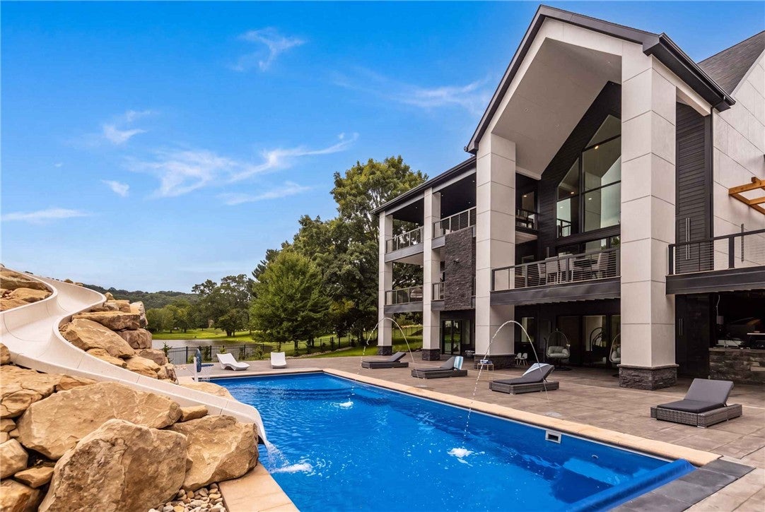 15 Burke Road