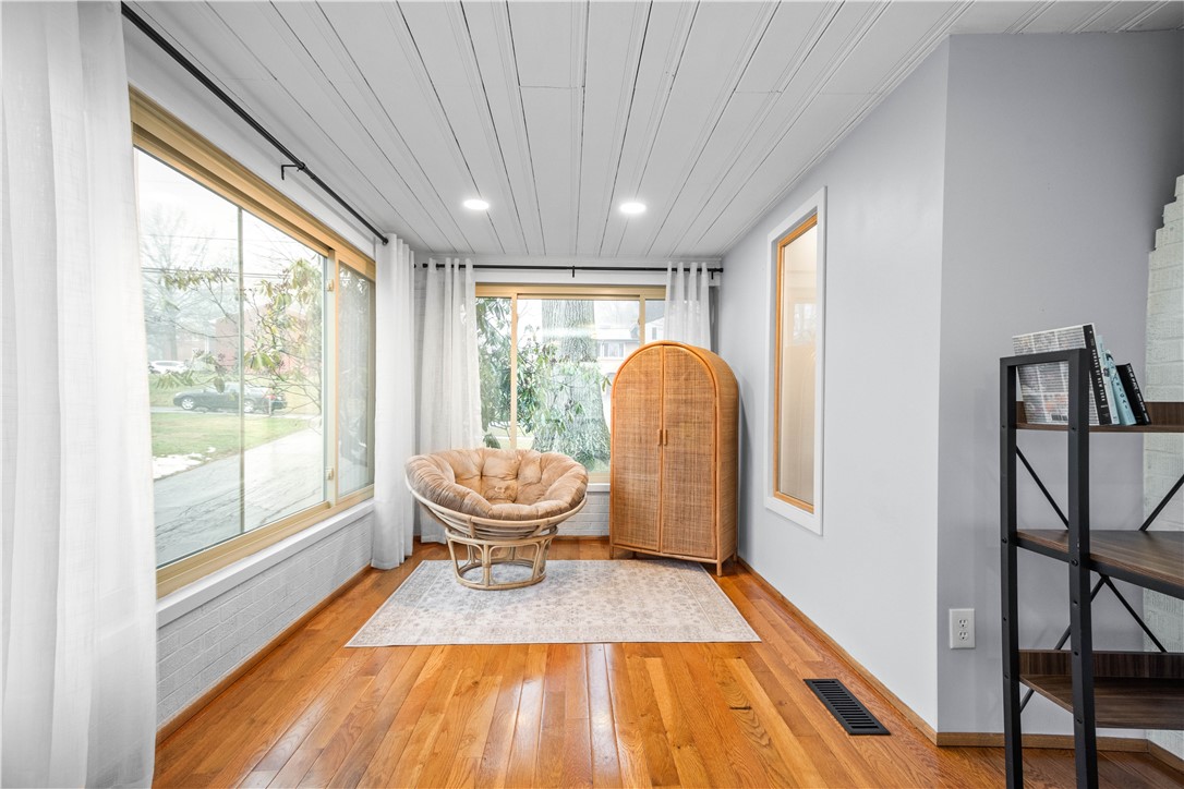 Upper St. Clair, Pennsylvania 15241, United States, 3 Bedrooms Bedrooms, ,4 BathroomsBathrooms,Residential,Pending,8389