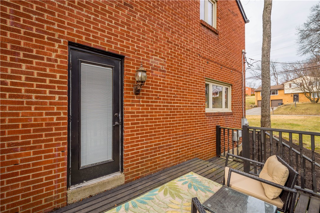 Upper St. Clair, Pennsylvania 15241, United States, 3 Bedrooms Bedrooms, ,4 BathroomsBathrooms,Residential,Pending,8389