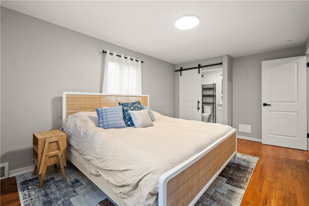 Upper St. Clair, Pennsylvania 15241, United States, 3 Bedrooms Bedrooms, ,4 BathroomsBathrooms,Residential,Pending,8389