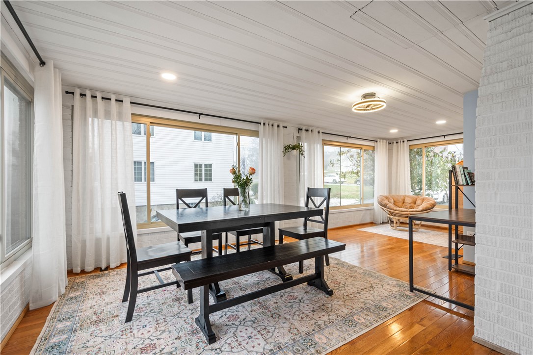 Upper St. Clair, Pennsylvania 15241, United States, 3 Bedrooms Bedrooms, ,4 BathroomsBathrooms,Residential,Pending,8389