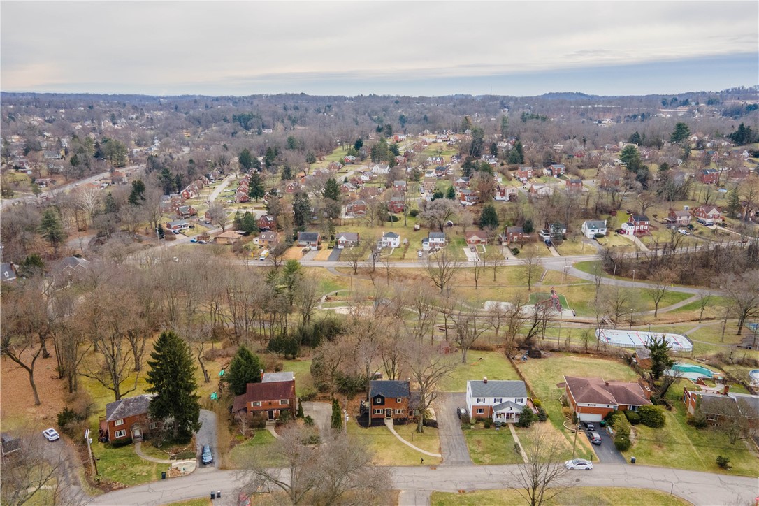 Upper St. Clair, Pennsylvania 15241, United States, 3 Bedrooms Bedrooms, ,4 BathroomsBathrooms,Residential,Pending,8389