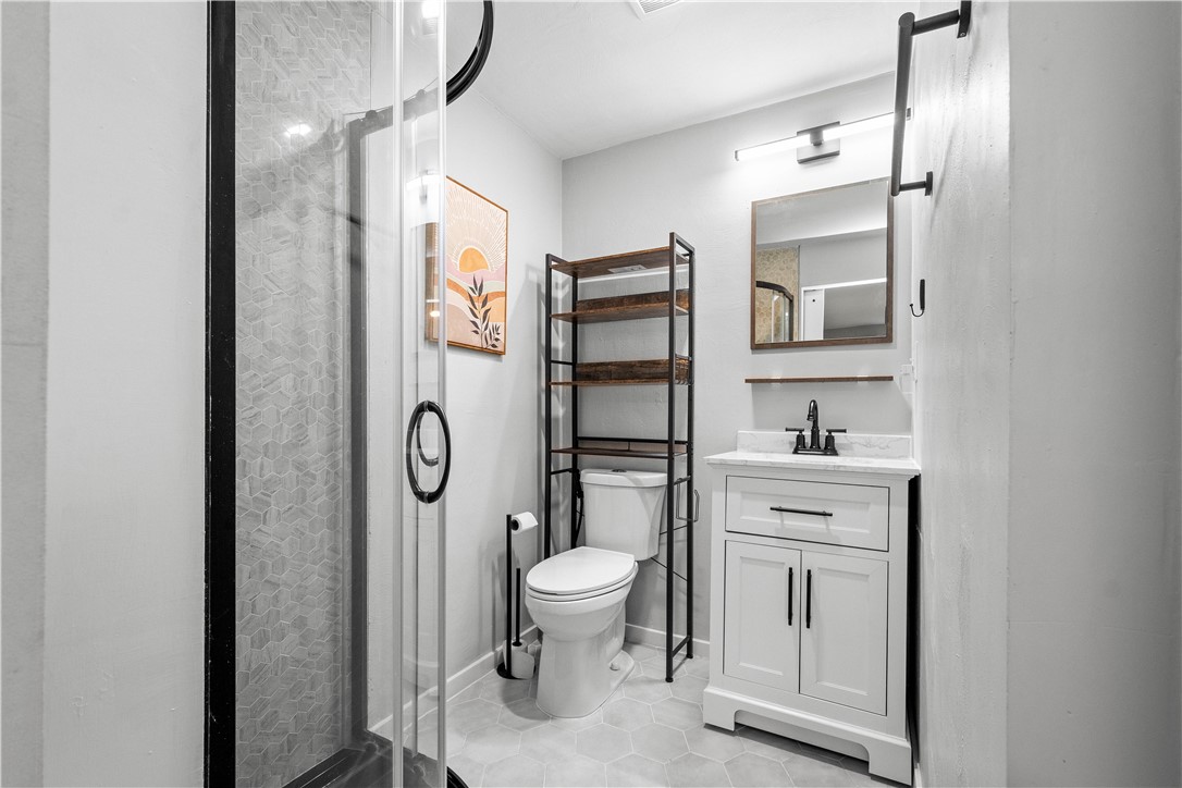 Upper St. Clair, Pennsylvania 15241, United States, 3 Bedrooms Bedrooms, ,4 BathroomsBathrooms,Residential,Pending,8389